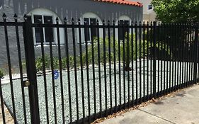 Modern 3/1 House Close To Beaches And Midtown
